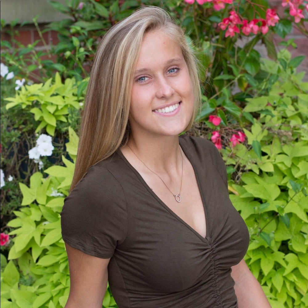 Meet your Posher, Christina
